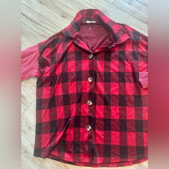 REB in J Buffalo Plaid with Red Ribbed Sleeves Oversized Small Boutique Top - Picture 3 of 9